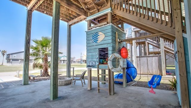 13231 Jolly Roger Drive, Freeport, TX 77541