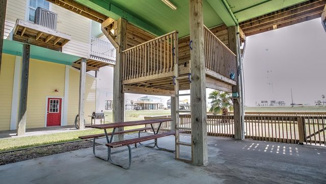 13231 Jolly Roger Drive, Freeport, TX 77541
