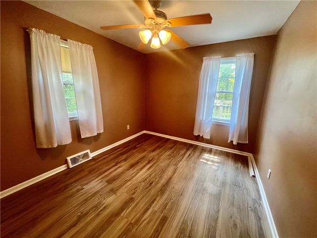 2722 Old Plank Road, Neshannock Twp, PA 16105