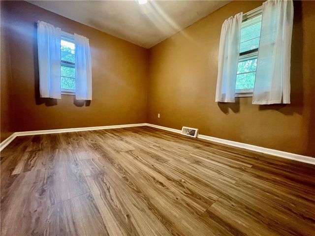 2722 Old Plank Road, Neshannock Twp, PA 16105