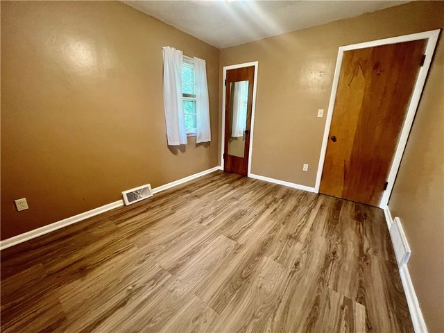 2722 Old Plank Road, Neshannock Twp, PA 16105