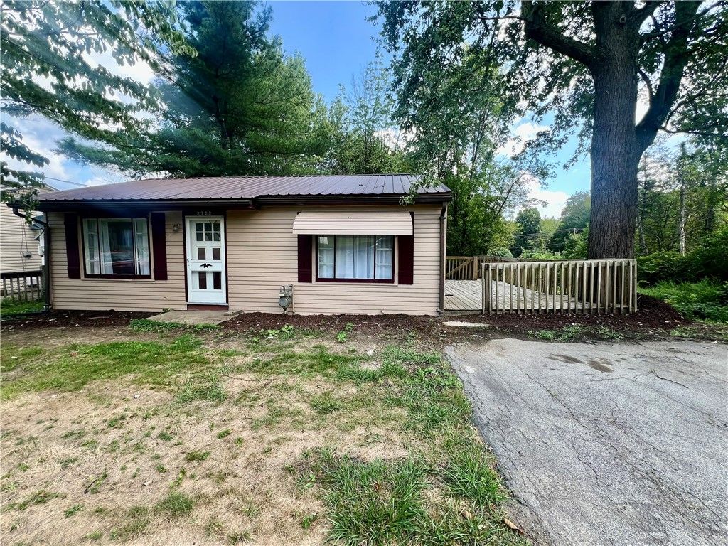 2722 Old Plank Road, Neshannock Twp, PA 16105