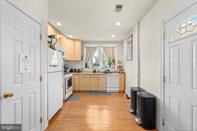 406 N 42ND ST, Philadelphia, PA 19104