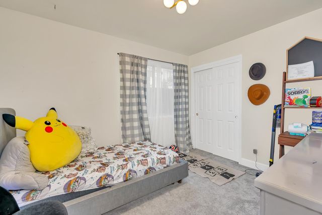 4239 W Cambridge Avenue, Fresno, CA 93722