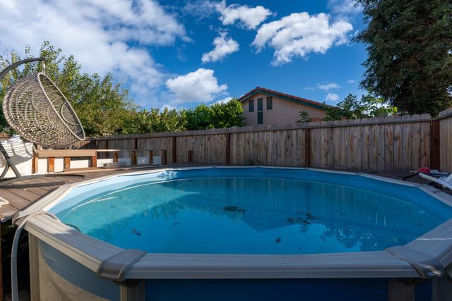 4239 W Cambridge Avenue, Fresno, CA 93722