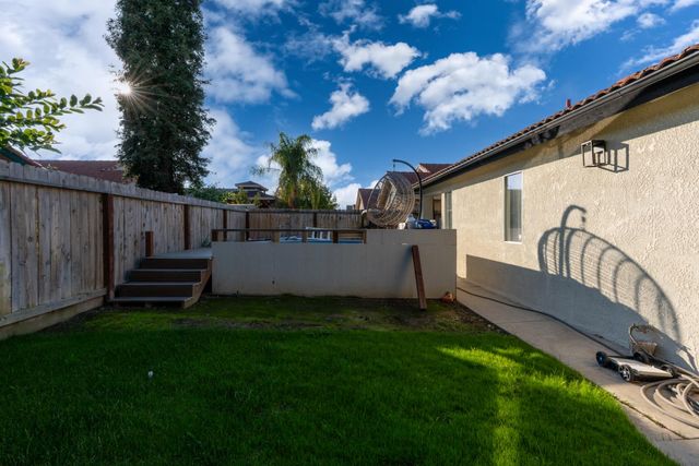 4239 W Cambridge Avenue, Fresno, CA 93722