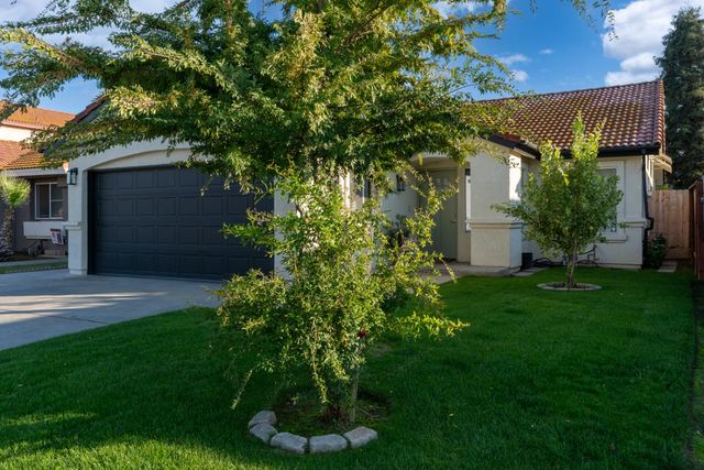 4239 W Cambridge Avenue, Fresno, CA 93722