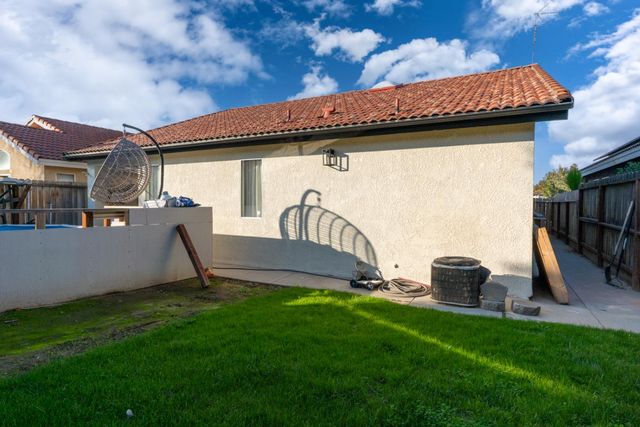 4239 W Cambridge Avenue, Fresno, CA 93722