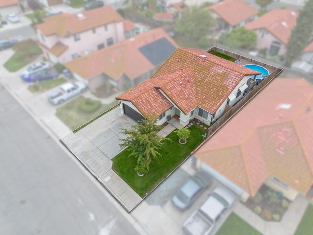 4239 W Cambridge Avenue, Fresno, CA 93722