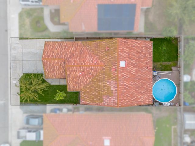 4239 W Cambridge Avenue, Fresno, CA 93722