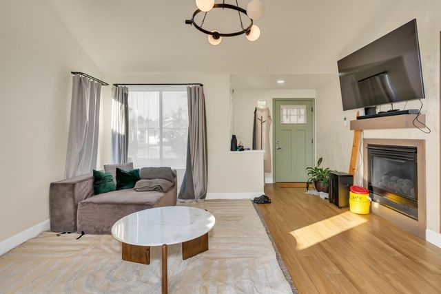 4239 W Cambridge Avenue, Fresno, CA 93722