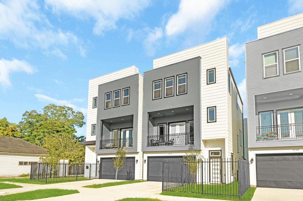 2712 Nagle Street, Houston, TX 77004