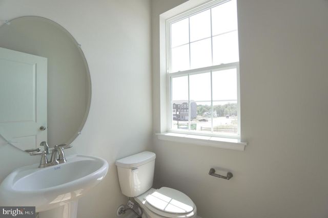 148 BELL CT, Sellersville, PA 18960