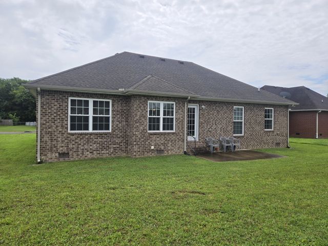 333 Shelby Cir, Shelbyville, TN 37160