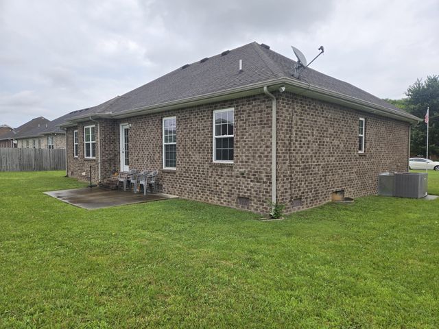 333 Shelby Cir, Shelbyville, TN 37160