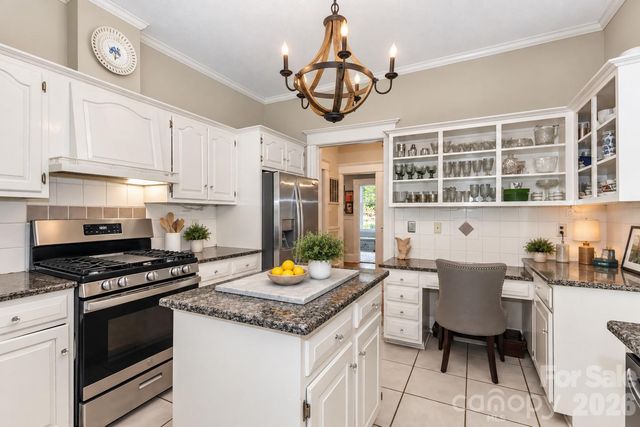 804 E Broad Street, Statesville, NC 28677