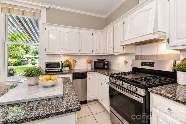 804 E Broad Street, Statesville, NC 28677