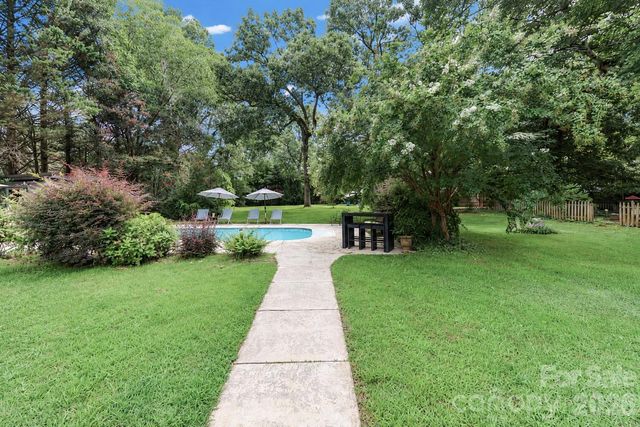 804 E Broad Street, Statesville, NC 28677