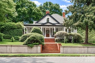 804 E Broad Street, Statesville, NC 28677
