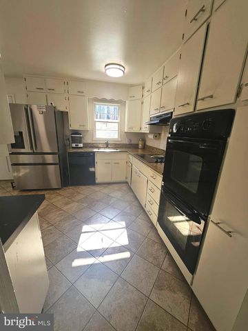 6807 WINTER LN, Annandale, VA 22003