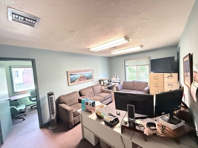3511 Se MILWAUKIE Ave, Portland, OR 97202