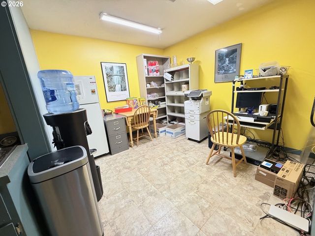 3511 Se MILWAUKIE Ave, Portland, OR 97202
