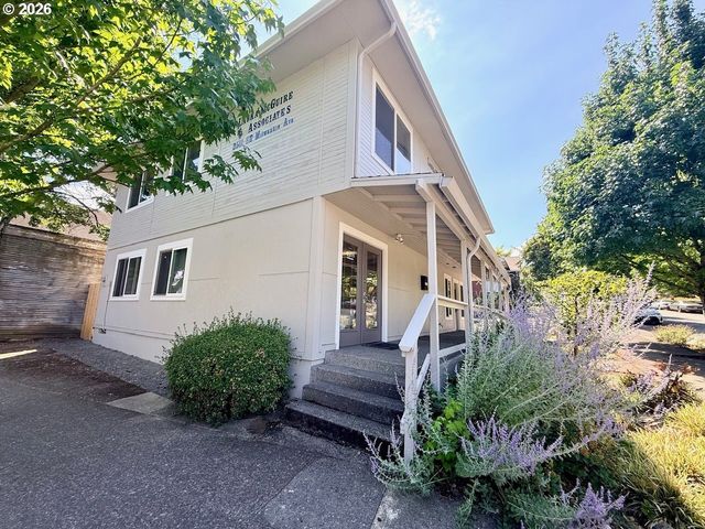 3511 Se MILWAUKIE Ave, Portland, OR 97202