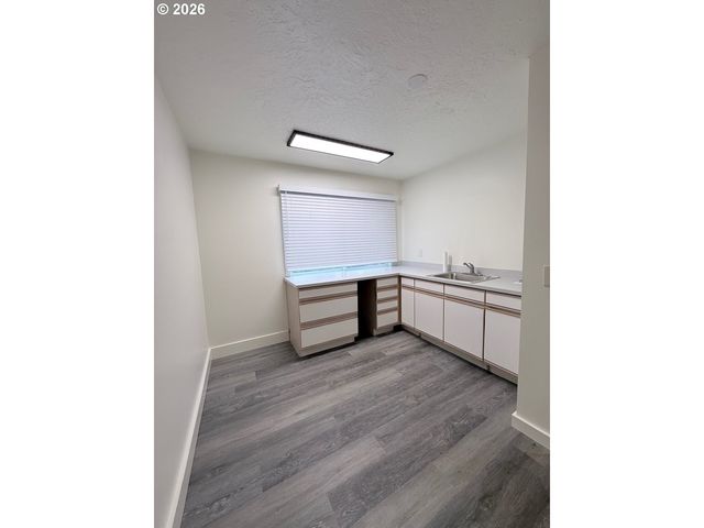 3511 Se MILWAUKIE Ave, Portland, OR 97202