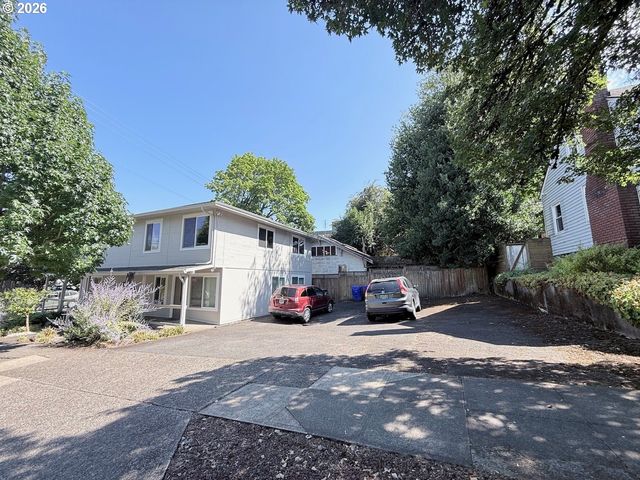 3511 Se MILWAUKIE Ave, Portland, OR 97202