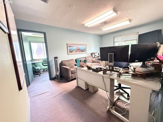 3511 Se MILWAUKIE Ave, Portland, OR 97202