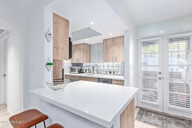 1449 E HIGHLAND Avenue 9, Phoenix, AZ 85014