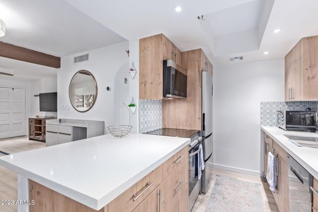 1449 E HIGHLAND Avenue 9, Phoenix, AZ 85014