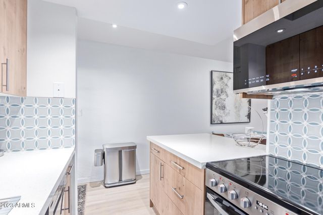 1449 E HIGHLAND Avenue 9, Phoenix, AZ 85014