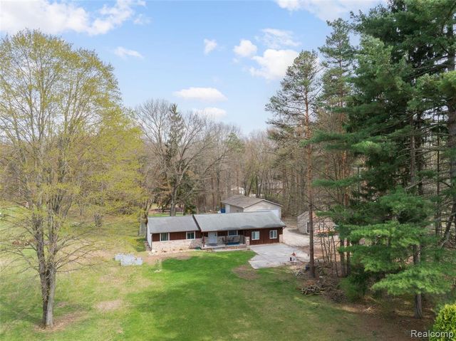 8639 Stone Road, Clay, MI 48001