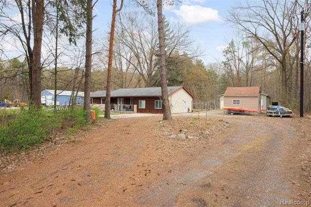 8639 Stone Road, Clay, MI 48001