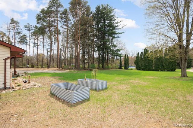 8639 Stone Road, Clay, MI 48001