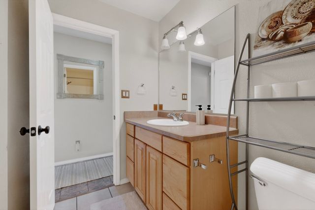 1934 Bryn Mawr Dr NE, Albuquerque, NM 87106