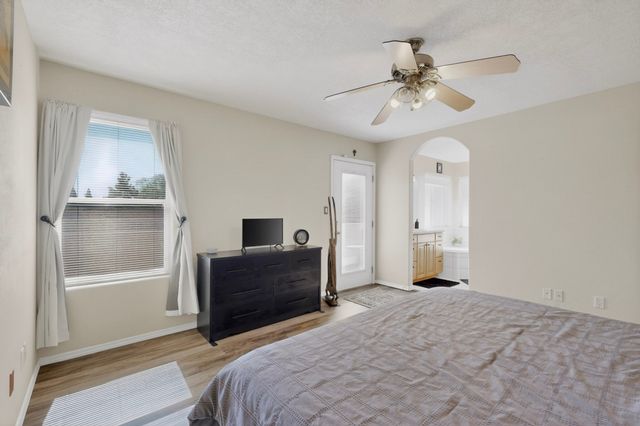 1934 Bryn Mawr Dr NE, Albuquerque, NM 87106