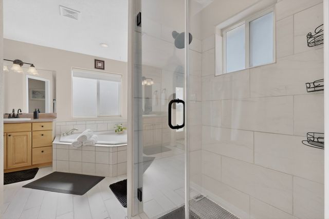 1934 Bryn Mawr Dr NE, Albuquerque, NM 87106
