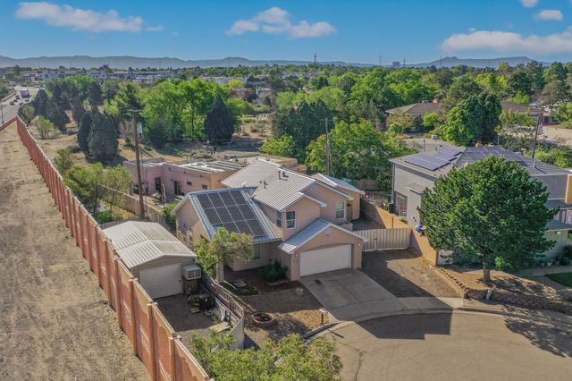 1934 Bryn Mawr Dr NE, Albuquerque, NM 87106