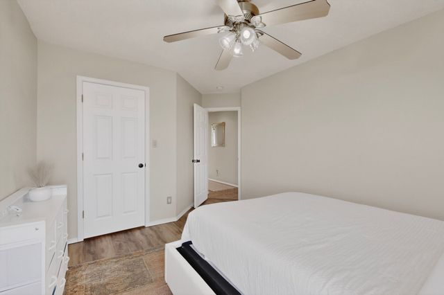 1934 Bryn Mawr Dr NE, Albuquerque, NM 87106