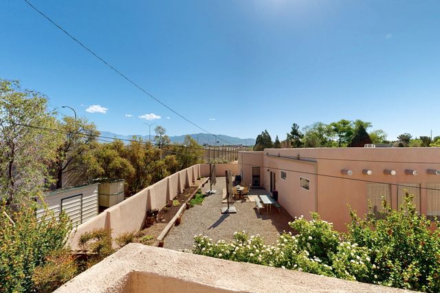 1934 Bryn Mawr Dr NE, Albuquerque, NM 87106