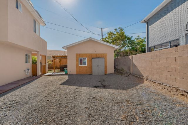 1934 Bryn Mawr Dr NE, Albuquerque, NM 87106