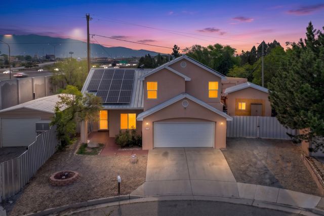 1934 Bryn Mawr Dr NE, Albuquerque, NM 87106