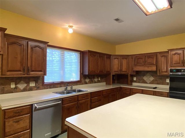 116 Red Fox Road, Belleville, IL 62223