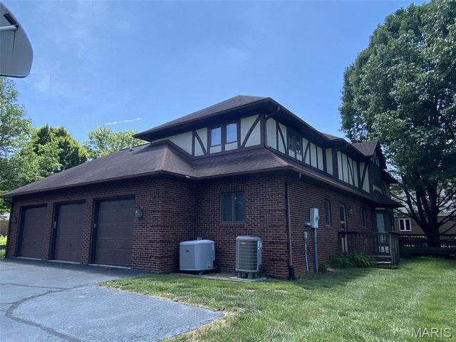 116 Red Fox Road, Belleville, IL 62223