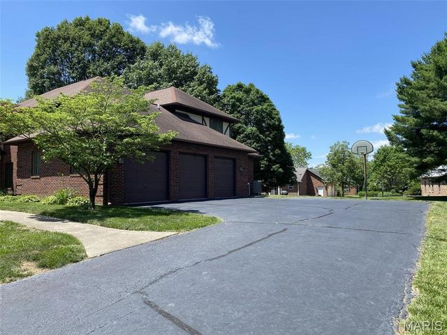 116 Red Fox Road, Belleville, IL 62223