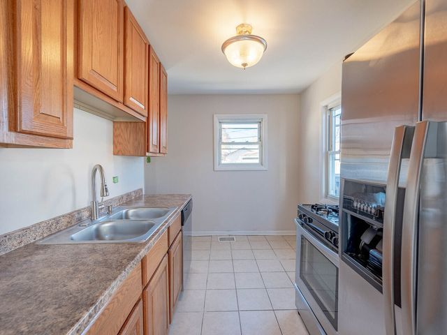 1621 Innercircle Drive, Crest Hill, IL 60403