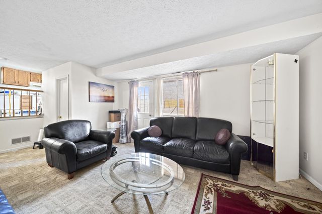 3420 Whisper Creek Drive, Columbus, OH 43231