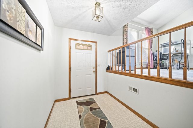 3420 Whisper Creek Drive, Columbus, OH 43231